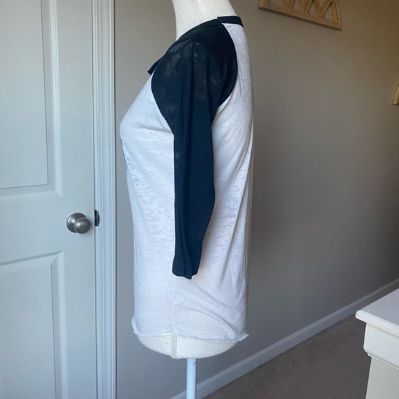 Majestic Threads | Women’s | Brooklyn Basketball Mid Sleeve Baseball T- Shirt - Picture 10 of 13